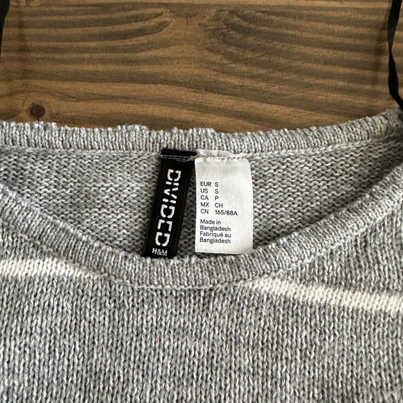 Divided Womens H&M Striped Cropped Sweater Size S Gray - Picture 6 of 6